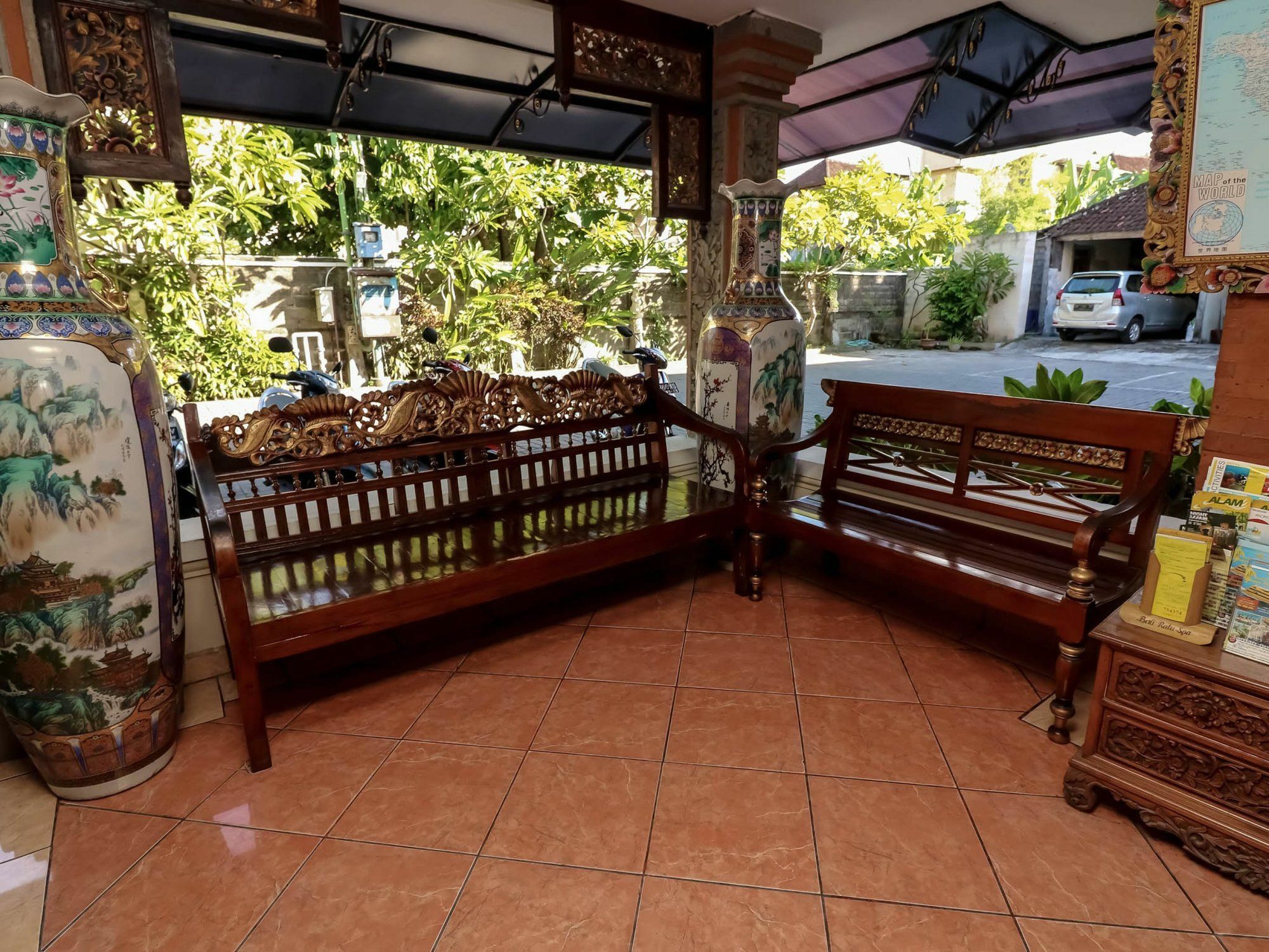 Legian Beach Hotel Кута Екстериор снимка